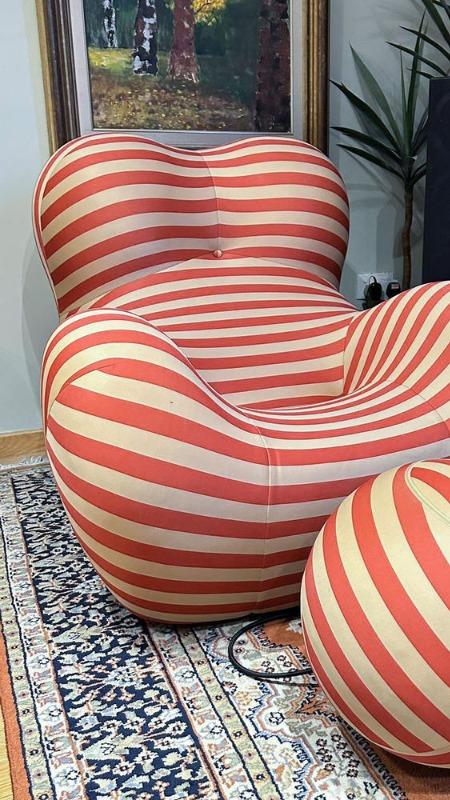 La Mamma Armchair and Ottoman - Customer Photo From ferry1085