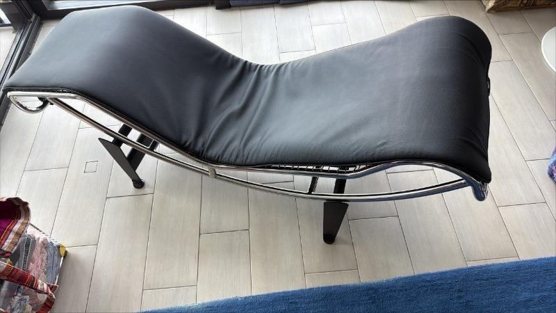 Corbusier LC4 Chaise Lounge - Customer Photo From Alliana C.