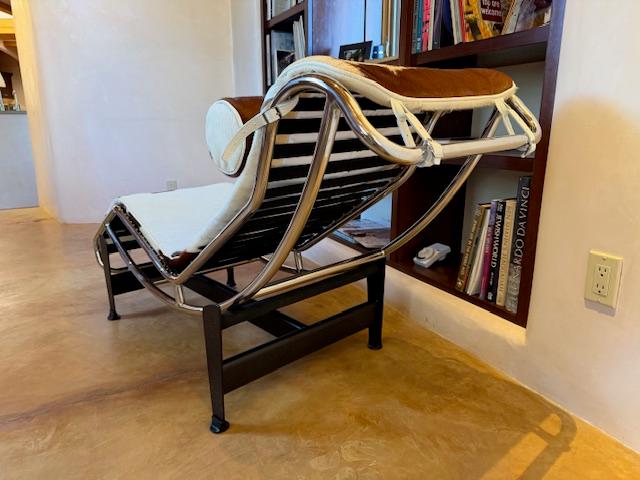 Corbusier LC4 Chaise Lounge - Customer Photo From Connor