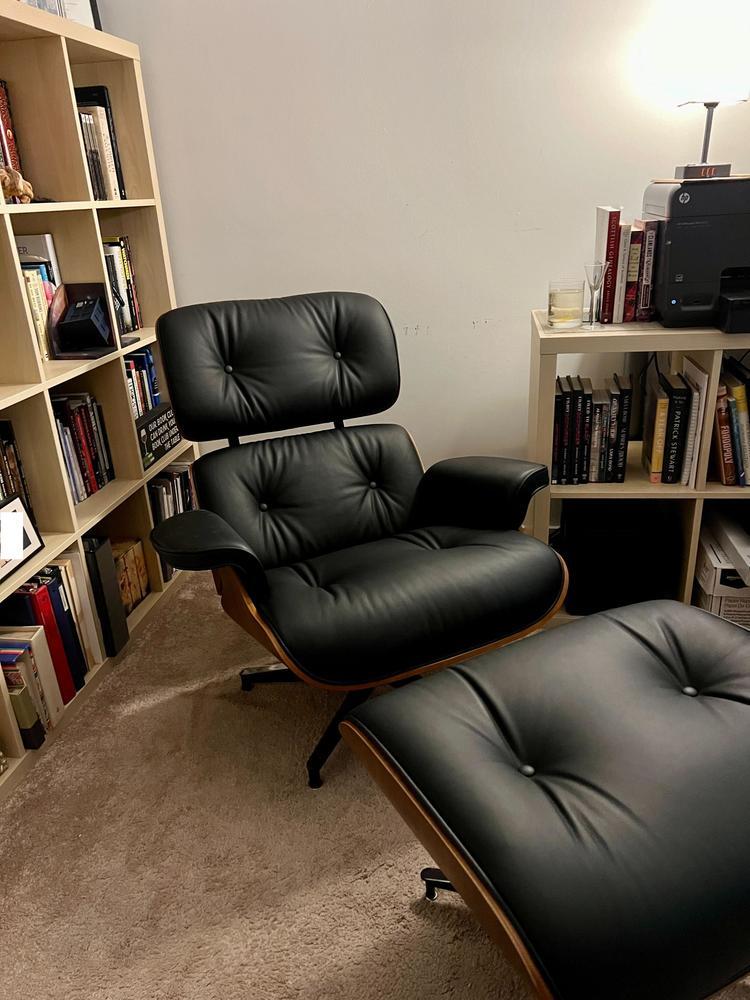 Eames Lounge Chair and Ottoman Replica - Customer Photo From vschickie