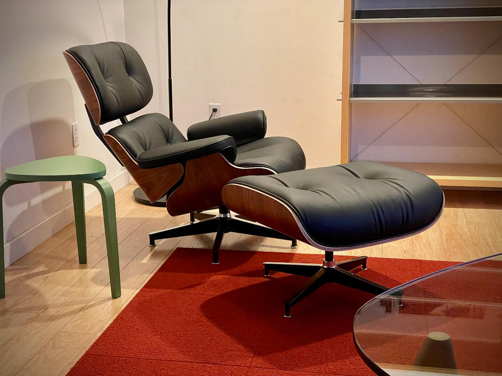 Eames Lounge Chair and Ottoman Replica (Premier Tall Version) - Customer Photo From Michael Sligting