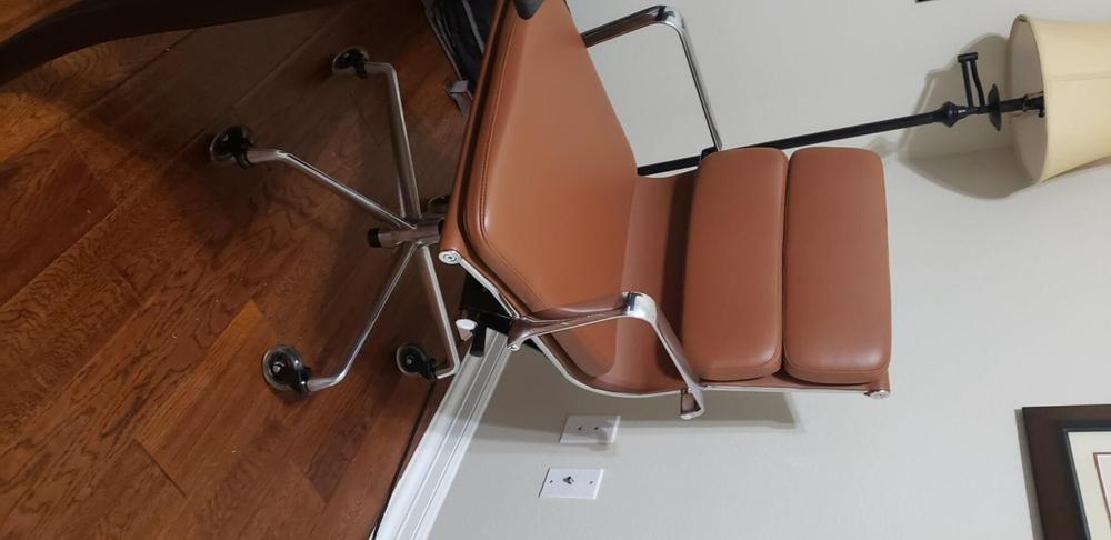 Eames Soft Pad Group Management Chair Replica - Customer Photo From RObbt