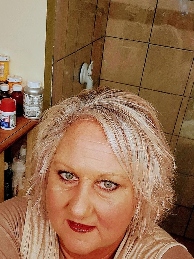 Silver Lining Purple Brightening Shampoo For Gray & White Hair - Customer Photo From LISA COLLETT