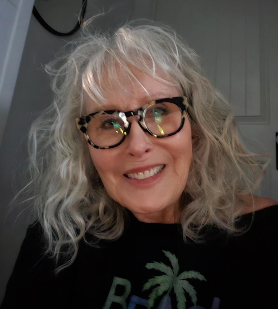 Wake Up Call Volumizing Strong Hold Hairspray - Customer Photo From Elizabeth Torelli