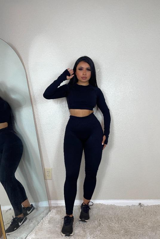 Booty goals achieved in Cosmolle! Girls, keep slaying 🌠 @realbadjaz in the  AirWear Long Sleeve & High-Waist Legging Set, in size M #c