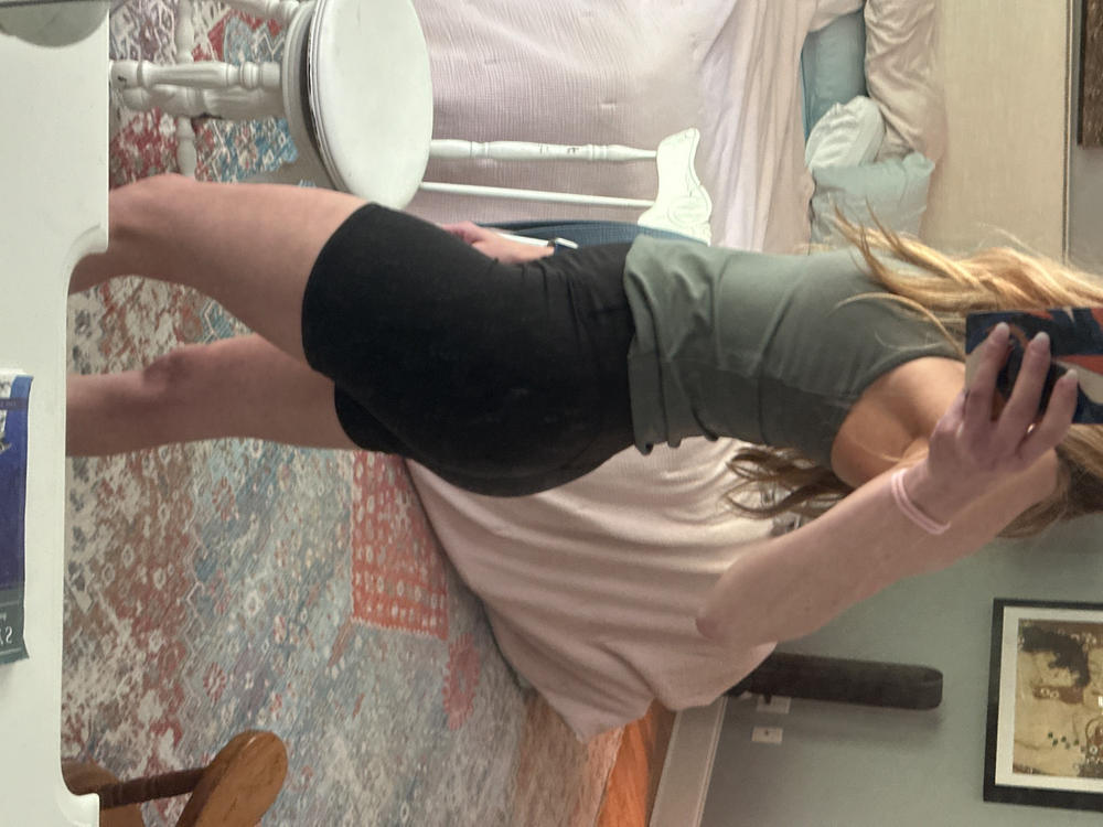 Reluna™ Empower Sculptseam® Pocket Short 6” Black - Customer Photo From Katy Strode