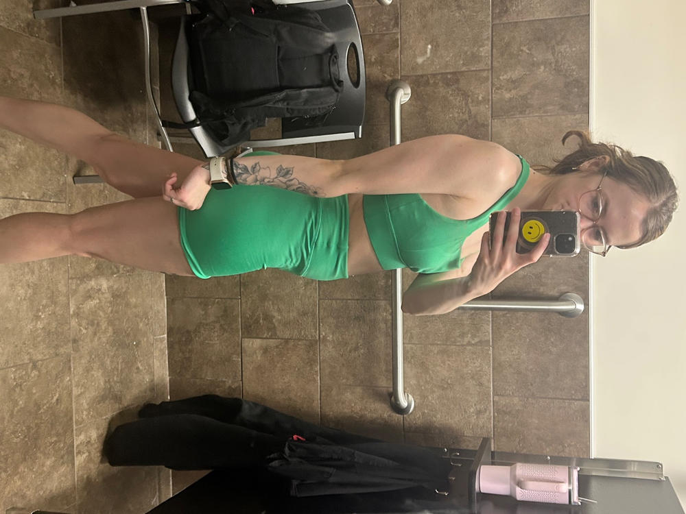 Reluna™ Empower Sculptseam® Pocket Short 6” Lagoon - Customer Photo From Michaela Petsy