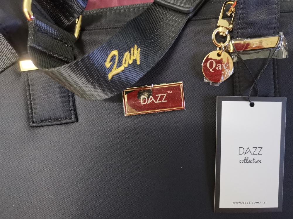 On the Move: The Ultimate Workstation Tote Handbag by DAZZ - Customer Photo From Qay 