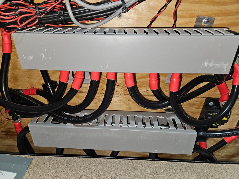 600A 12 Stud Busbars | Red & Black Kit - Customer Photo From RUSSELL DUTSCH
