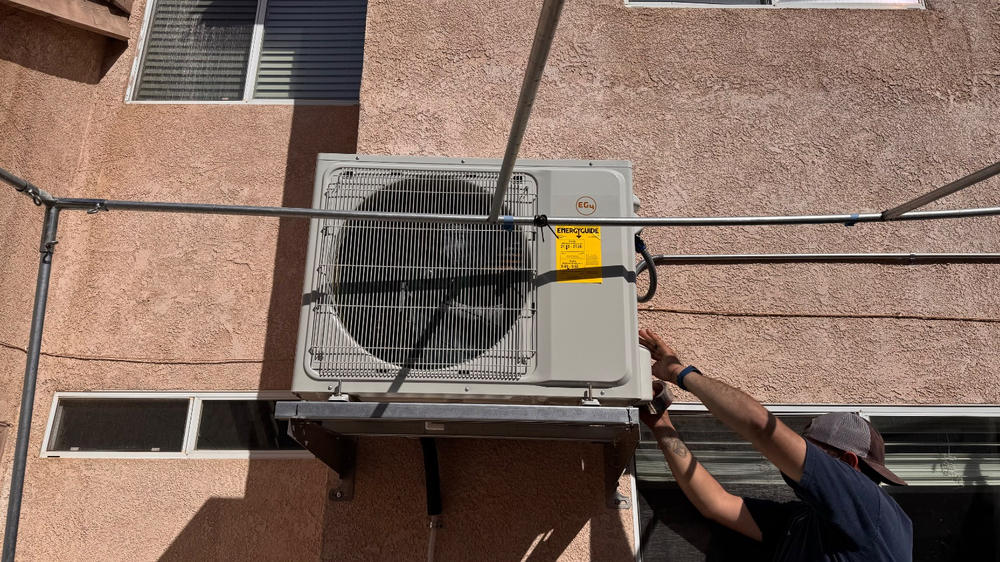 EG4 Hybrid Solar Mini-Split Air Conditioner Heat Pump AC/DC| 24000 BTU | SEER2 21| Energy Star Certified | Plug-n-Cool Do-It-Yourself Installation - Customer Photo From Dio Telmo