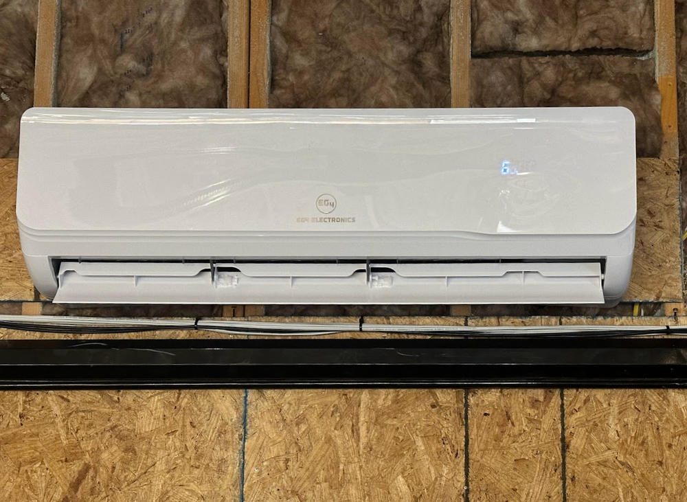 EG4 Hybrid Solar Mini-Split Air Conditioner Heat Pump AC/DC| 24000 BTU | SEER2 21| Energy Star Certified | Plug-n-Cool Do-It-Yourself Installation - Customer Photo From David Curtis