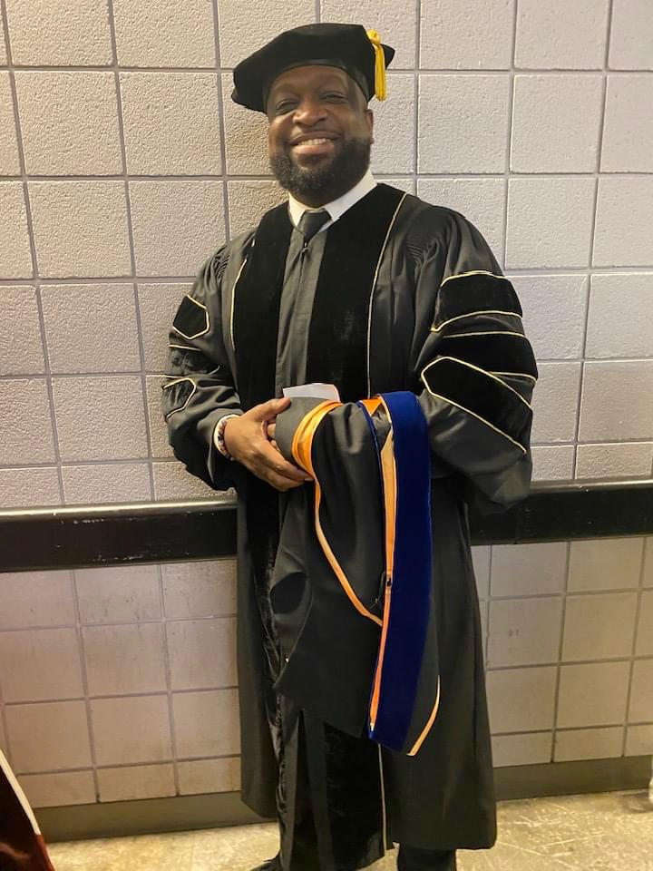 Complete Regalia Rental for University of Missouri - Customer Photo From Veronica Stewart