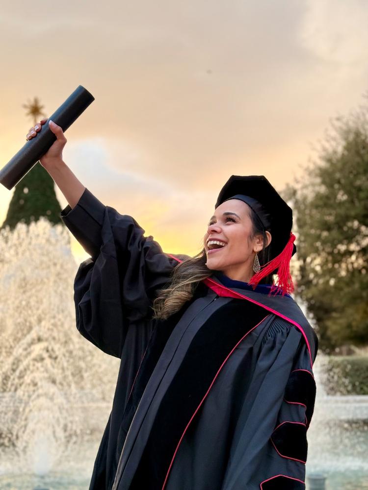Complete Doctoral Regalia Rental for Texas Tech University - Customer Photo From Viviana Dos Santos