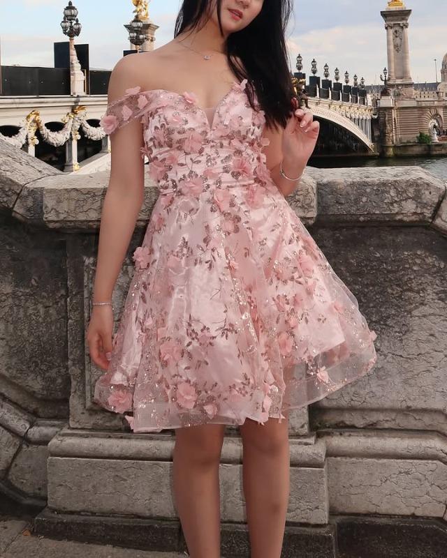 Mini abito a trapezio con applicazioni di paillettes sulle spalle - Customer Photo From Alyssa Marconi