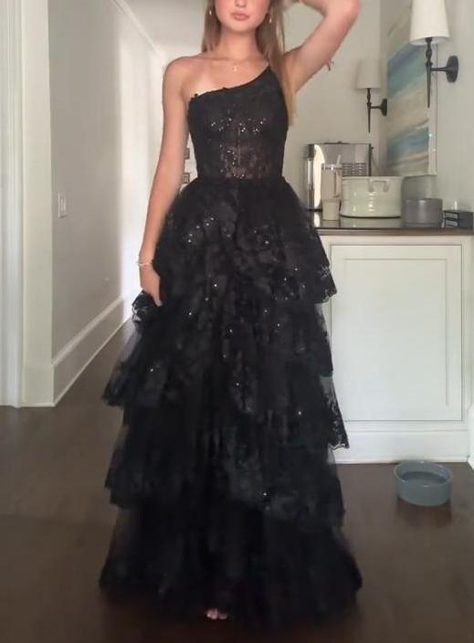 Abito in tulle con balze e corpetto a corsetto monospalla - Customer Photo From Hannah Giallella