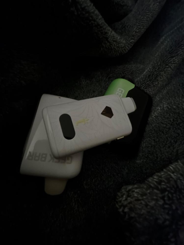Torch Live Rosin THC-A Disposable 5G - Skywalker OG (Hybrid) - Customer Photo From Esmeralda Aguirre