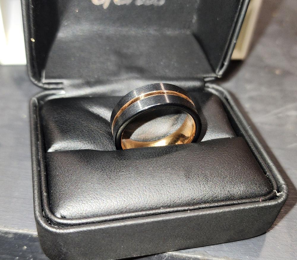 Luxe Ring Box - Customer Photo From Deja Pickett