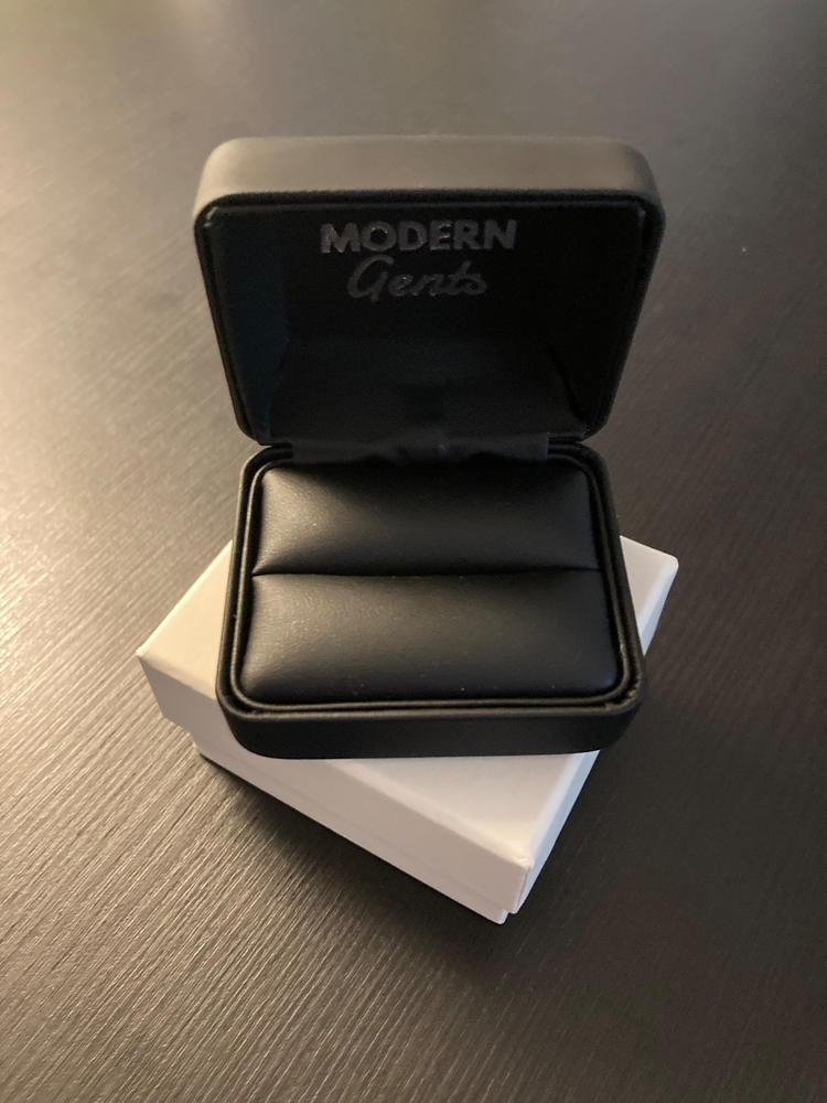 Luxe Ring Box - Customer Photo From John Cannon