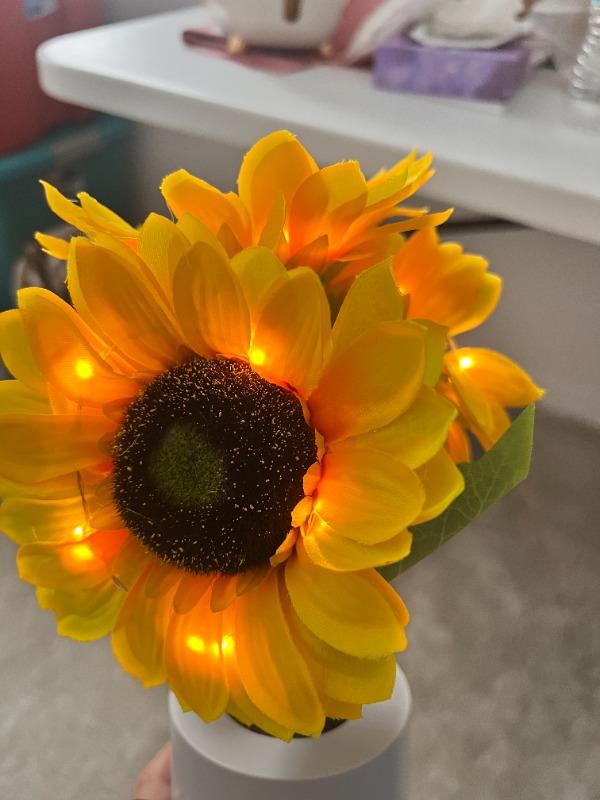 Sunflower Lamp - Customer Photo From Jade