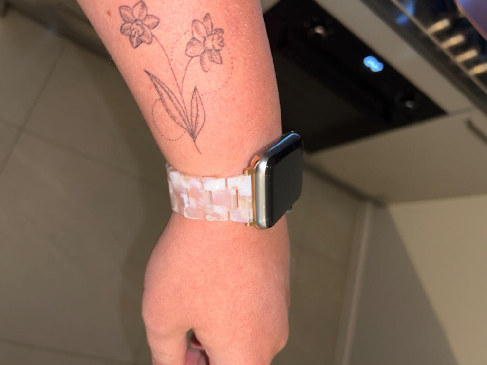 Vienna Apple Watch Band - Rose Quartz - Customer Photo From Ashlea McIntosh