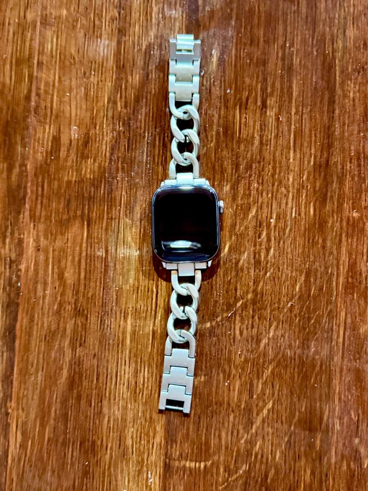 Venus Bracelet Apple Watch Band - Starlight - Customer Photo From Shannon Blazely