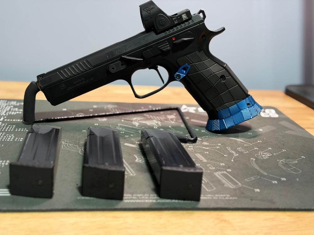 CZ Shadow 2 Thin GridLOK Aluminum - LOK Grips