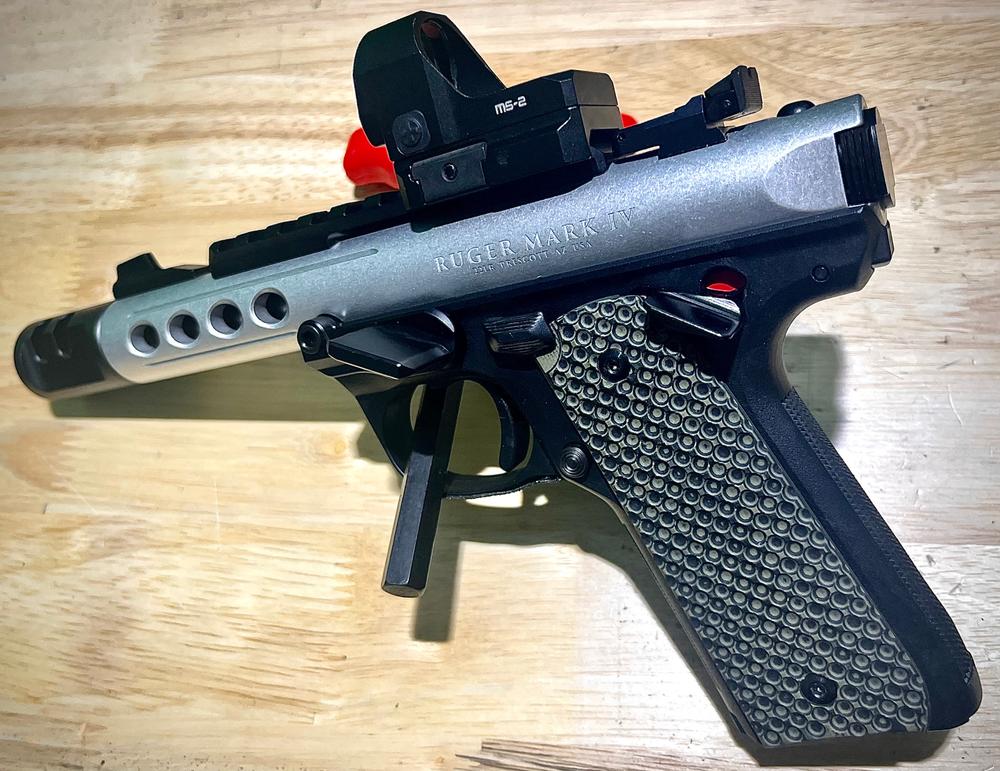 Hogue Rubber Checkered Grips For Ruger Mark IV 22/45 – Black, Made In USA