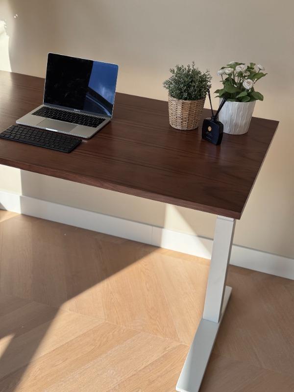 Höhenverstellbarer Schreibtisch mit verbesserter Stabilität - Customer Photo From R.S.
