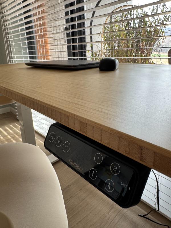 Premium Höhenverstellbarer Schreibtisch E7 Serie - Customer Photo From Benjamin S.