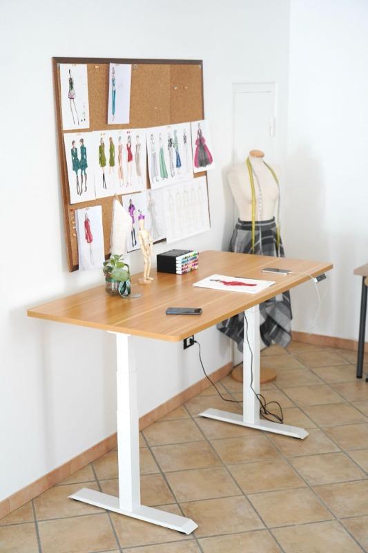 Premium Höhenverstellbarer Schreibtisch E7 Serie - Customer Photo From Julia Meier