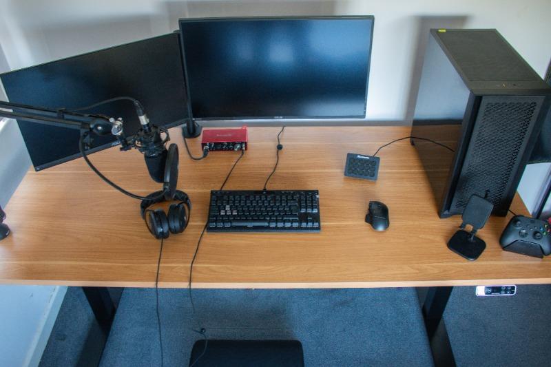 Premium Höhenverstellbarer Schreibtisch E7 Serie - Customer Photo From Gregor