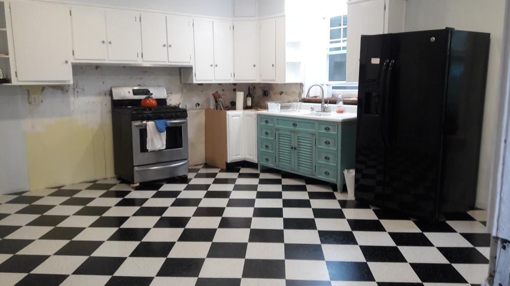 Armstrong Classic White 51911 Standard Excelon Imperial Texture Vinyl Composition Tile VCT 12" x 12" (45 SF/Box) - Customer Photo From Christi L.