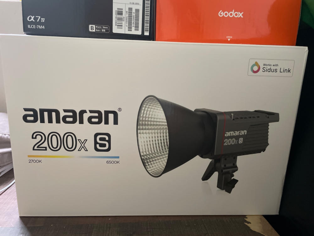 Amaran 200x Aputure -S+Light Dome SE Softbox +2.8m Light