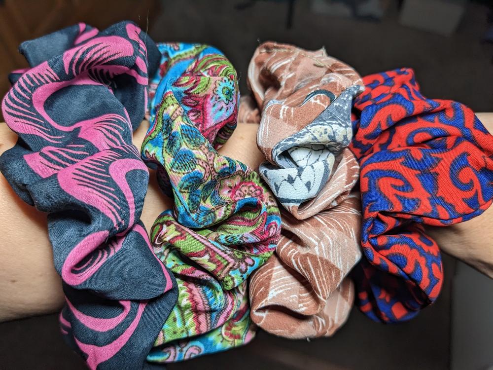 Recycled Silk Sari Boho Scrunchies, Bridesmaid Gift, Hair Scrunchies, Vegan  Gift Handmade, 70s Hippie Pattern Scrunchies, Stocking Stuffer