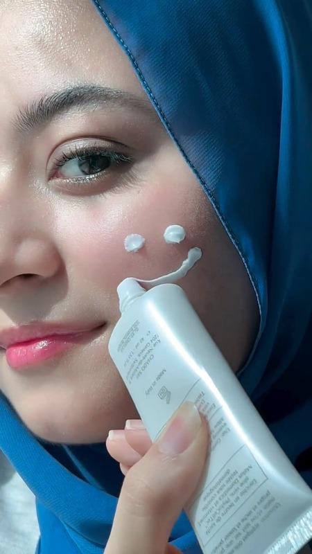 Creme Genereuse - 4 in 1 Face Cream - Customer Photo From Meriem Khezazna