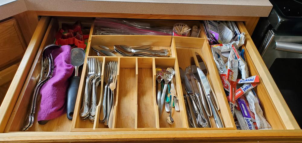 KitchenEdge Adjustable Kitchen Drawer Organizer for Utensils and Junk, Expandable 16 to 28 Inches Wide, 9 Compartments, Food-Safe Contract Grade