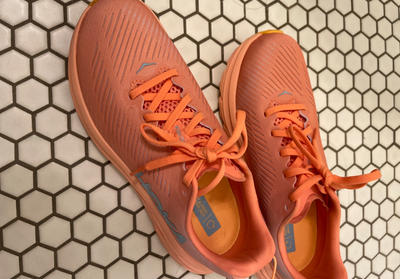 Hoka One One 84