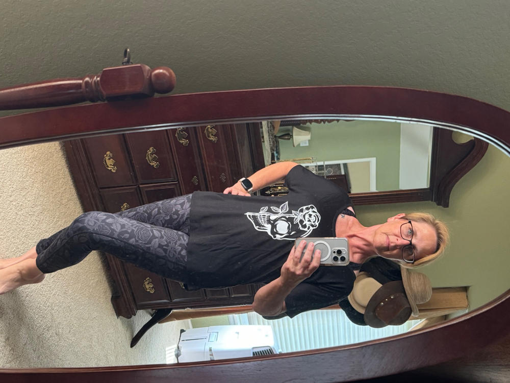 Skull Rose | Slouchy Tee - Customer Photo From Lisa Fugit