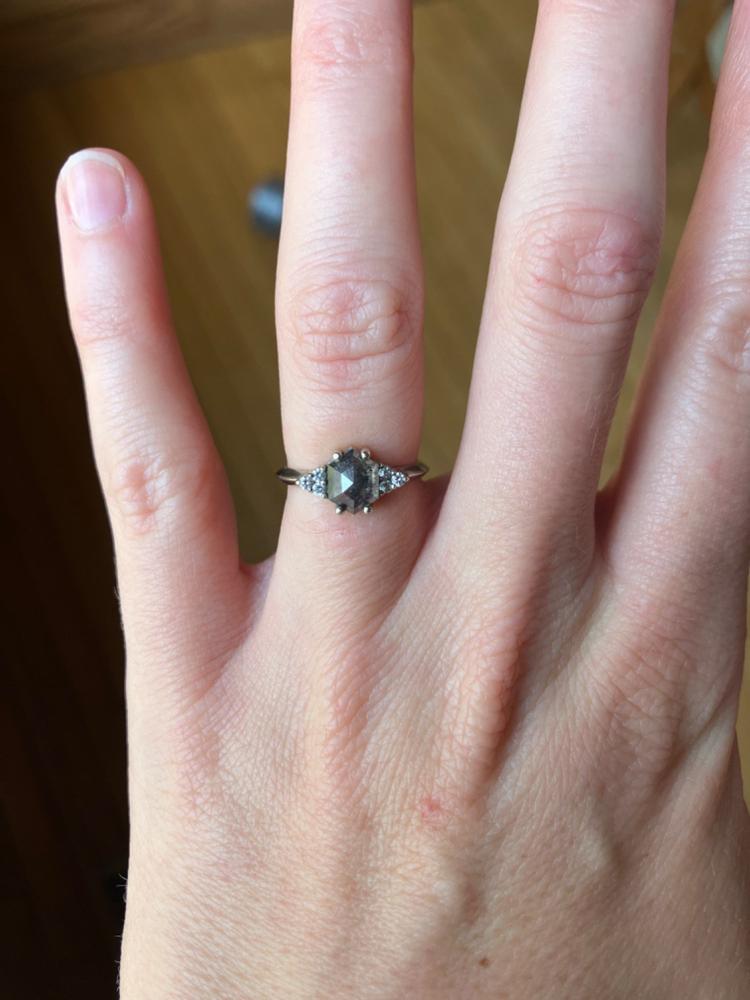 The Posy Ring | with a 1.51ct Lab Grown Pear White Diamond in 14K