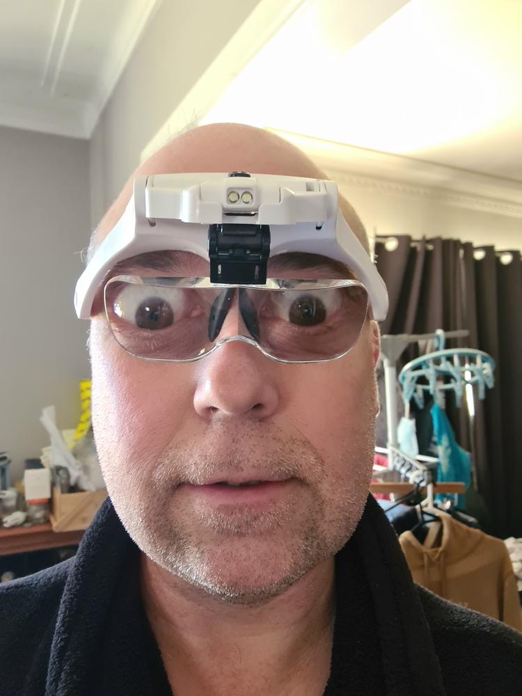 HEAD MOUNT MAGNIFIER TOOL WITH 2 LED & 5 INTERCHANGLE LENSES - Customer Photo From Geoff Timberlake