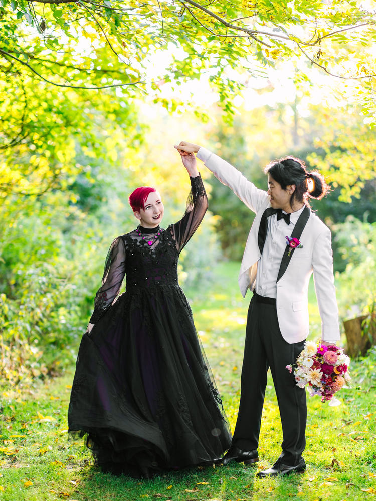 Cocomelody Off The Shoulder Tulle Gothic Black Wedding Dress