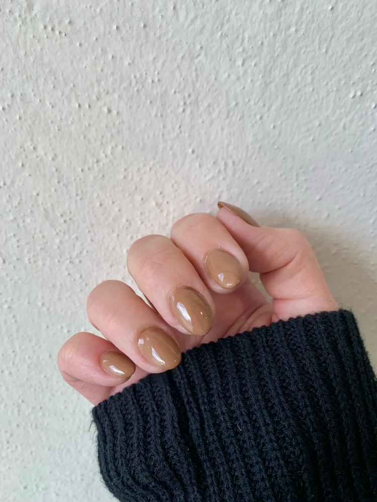 Billie Brown One Step Gel Polish | Dark Earthy Gloss | Ezmio Beauty
