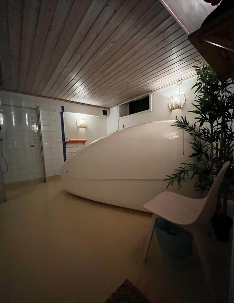 Floating - Customer Photo From Jonatan