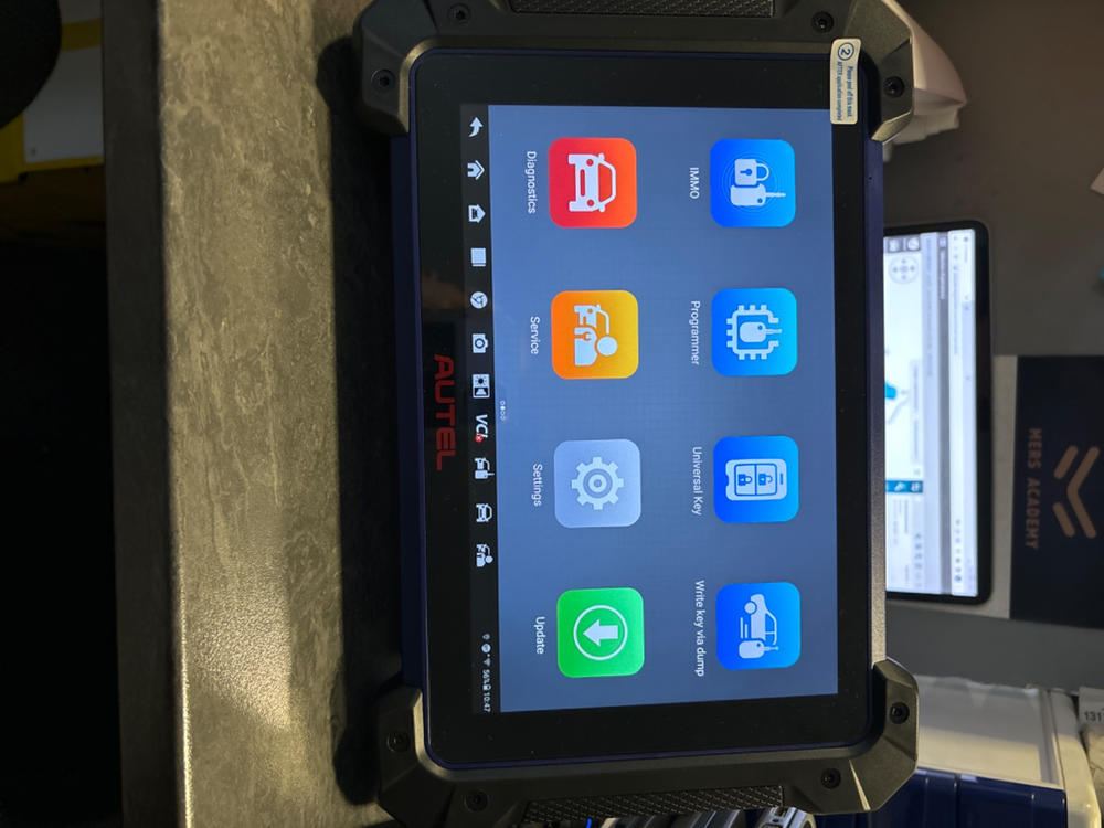 【2 ans de mise à jour】 Autel MaxiIM IM608S II Outil de programmation de clé | Ajouter des clés | Toutes les clés perdues | Lire le mot de passe | Apprentissage à distance | 37+ services| Multilingue|Montre Otofix gratuite*2 - Customer Photo From Serghei Tofan