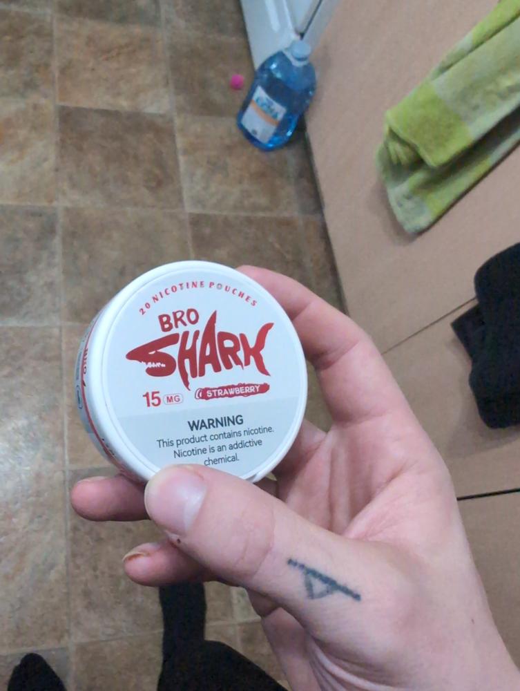 Bro Shark - Strawberry - 15mg - Customer Photo From Anthony Simard