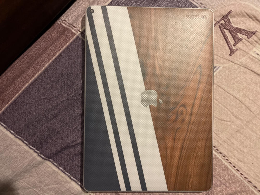 Statement (MacBook Skin) - Customer Photo From Andy Dong