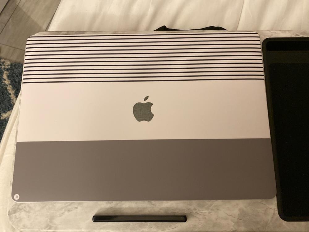 Yeti (MacBook Skin) – fishskyn