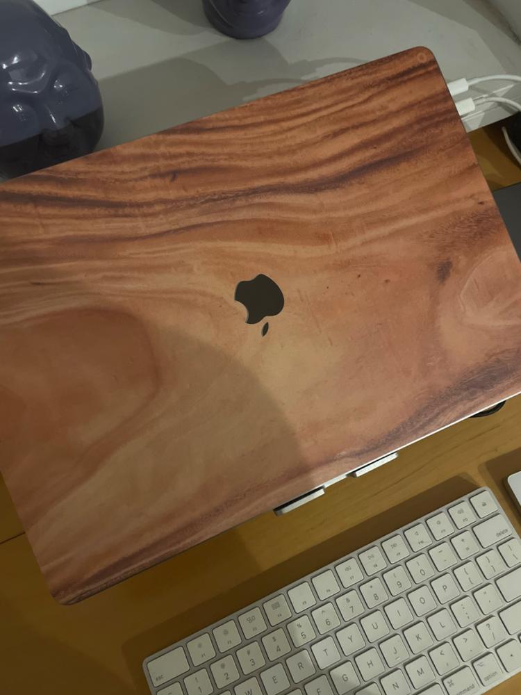 Oak (MacBook Skin) - Customer Photo From Elisabeth Riteau