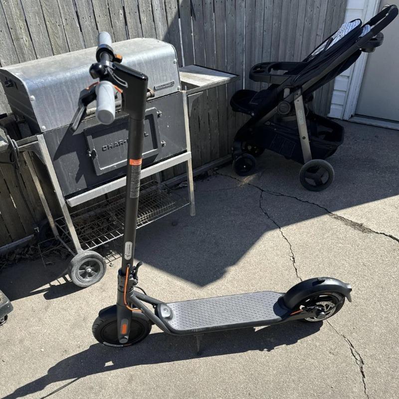 Segway - F30 Scooter w/ 18.6 Max Operating Range & 15.5mph Max  display picture 1