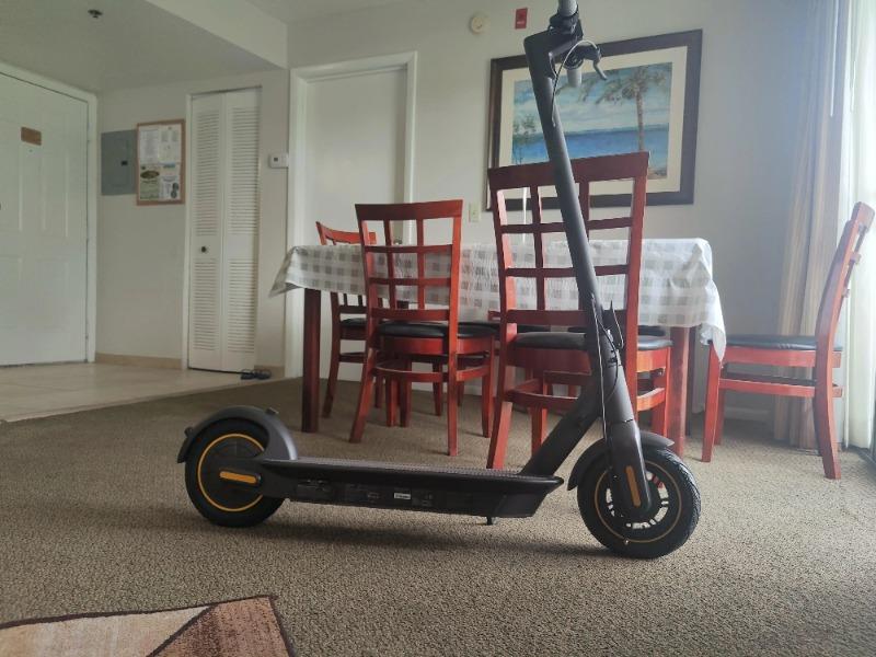Segway - G30Max Electric Kick Scooter Foldable Electric Scooter w/40.4 Max Operating Range & 18.6 mph Max Speed - Black - MAX-G30P - Customer Photo From Claire T.